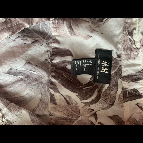 H&M Men’s button down floral Hawaiian casual spring Break vacation shirt. Large - Picture 3 of 6